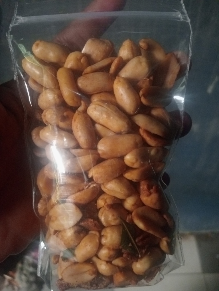 Kacang Bawang dan Stik Bawang 